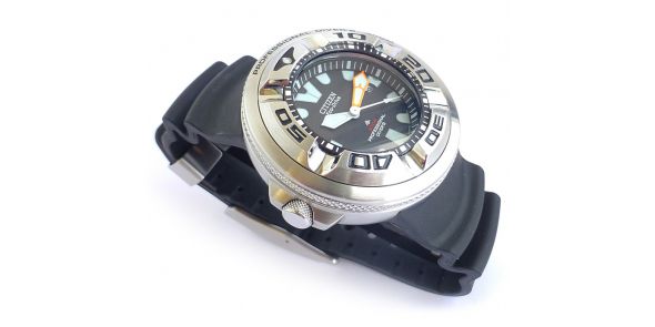 citizen promaster eco drive 300m
