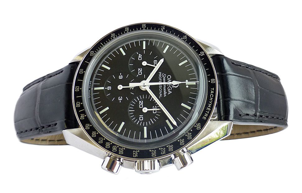 speedmaster professional lug width